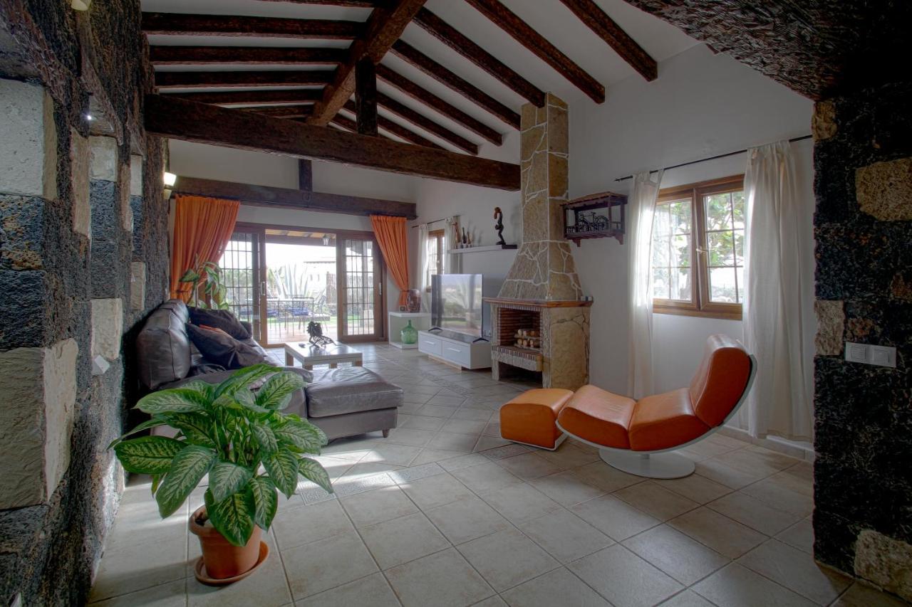 Villa Los Volcanes El Charco  外观 照片